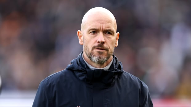El entrenador Erik ten Hag, ha expresado su deseo de que su equipo utilice la hostilidad de los hinchas